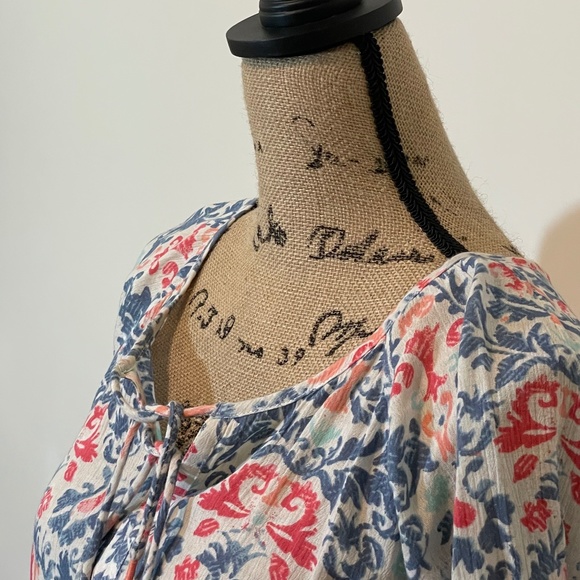 Hollister Tassel Blouse - Picture 2 of 3